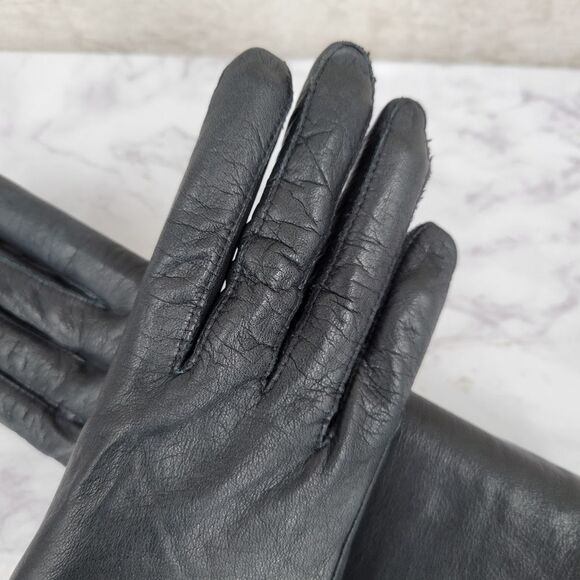 Aris Elegant Black Leather Driving Gloves with Silk Lining - Picture 3 of 12
